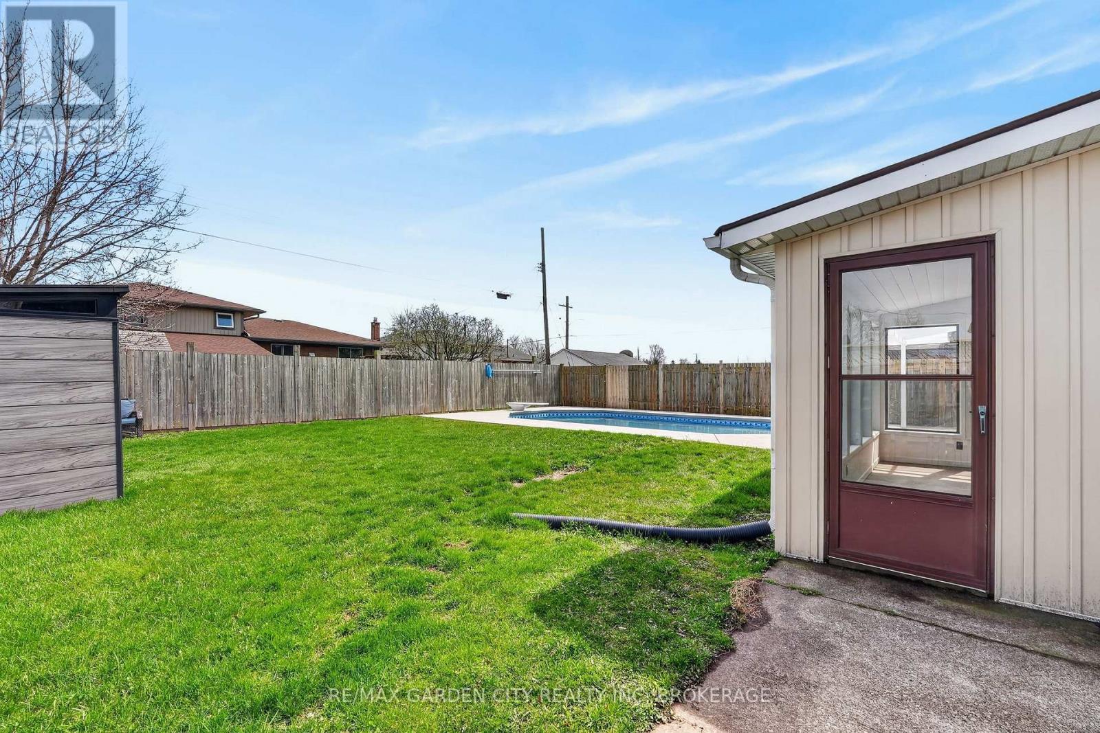 77 Balmoral Avenue, Welland (Lincoln/Crowland), ON - Outdoor