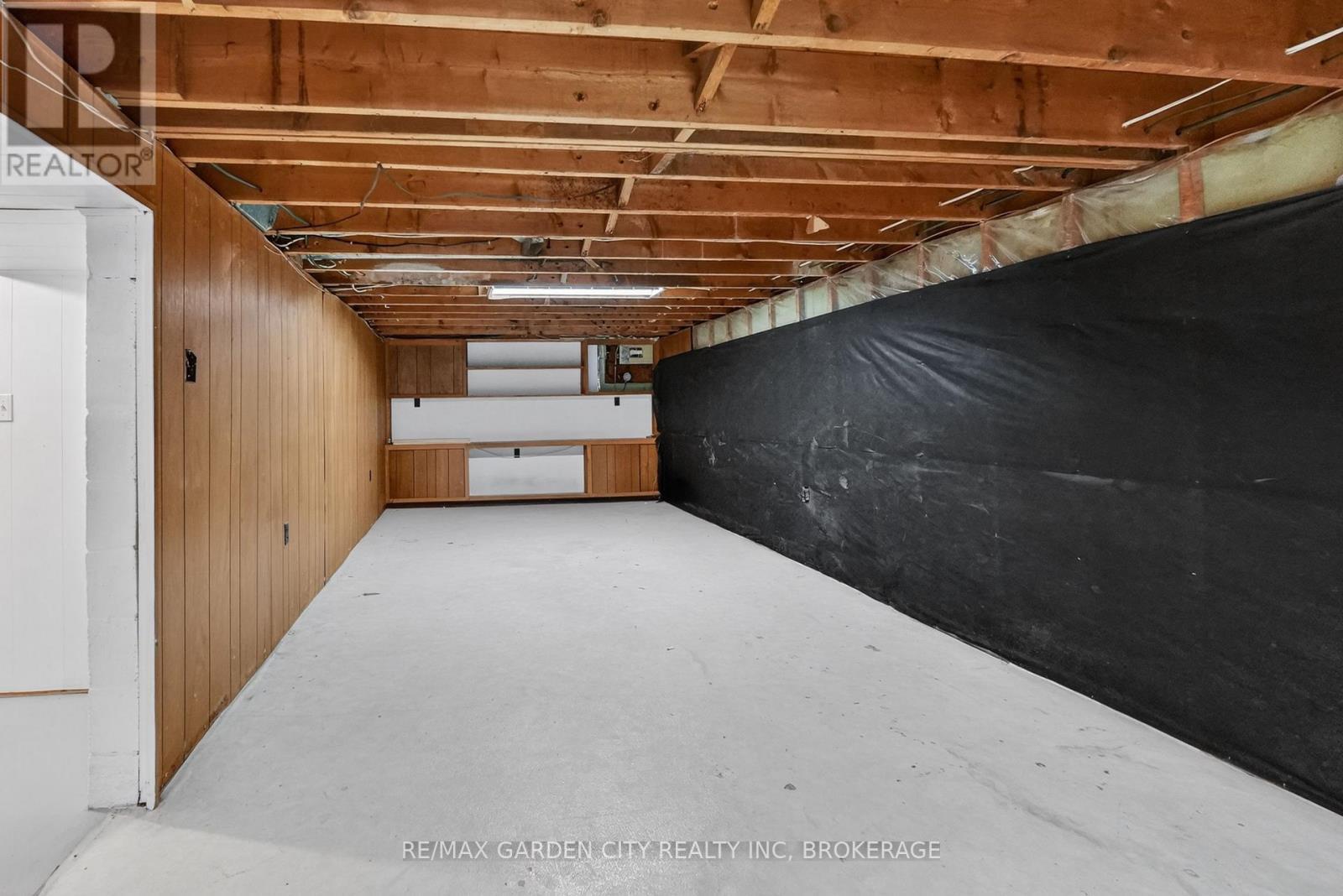 77 Balmoral Avenue, Welland (Lincoln/Crowland), ON - Indoor