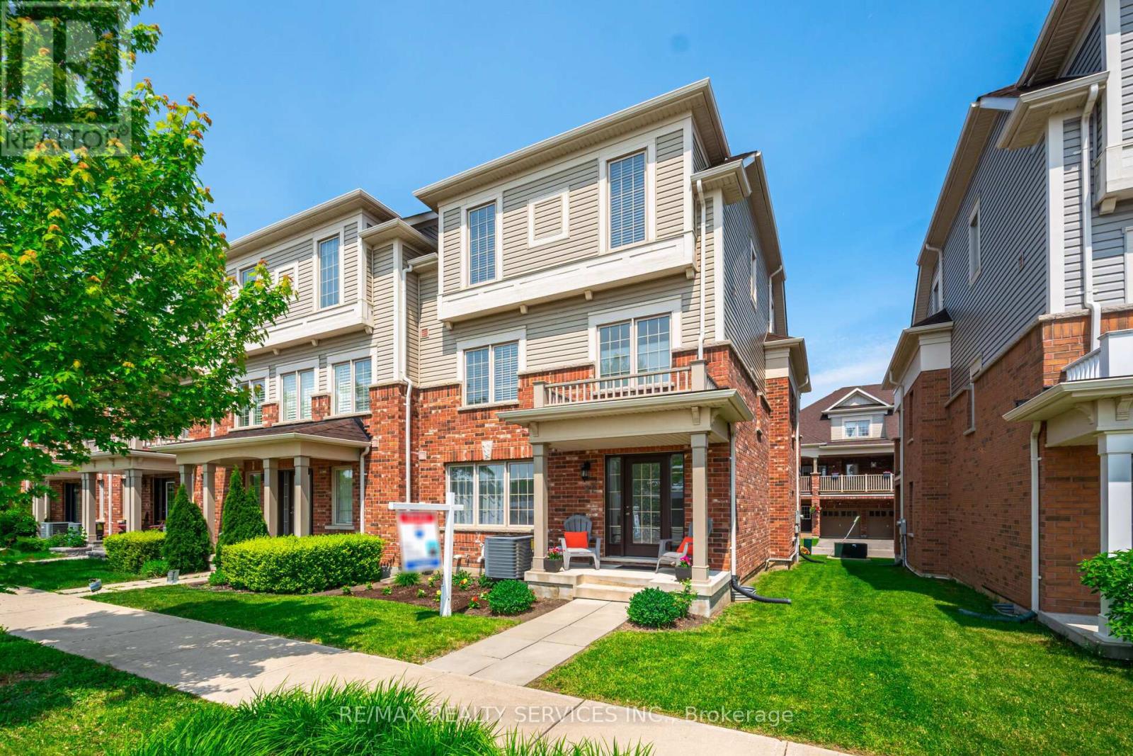 22 Mcdevitt Lane, Caledon, ON - Outdoor With Balcony With Facade