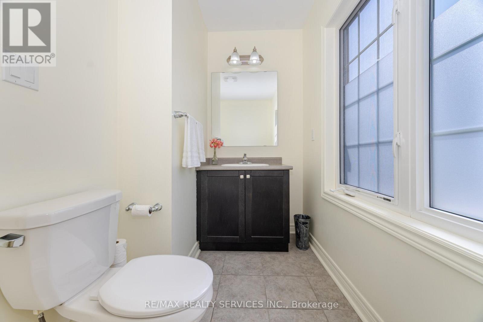 22 Mcdevitt Lane, Caledon, ON - Indoor Photo Showing Bathroom