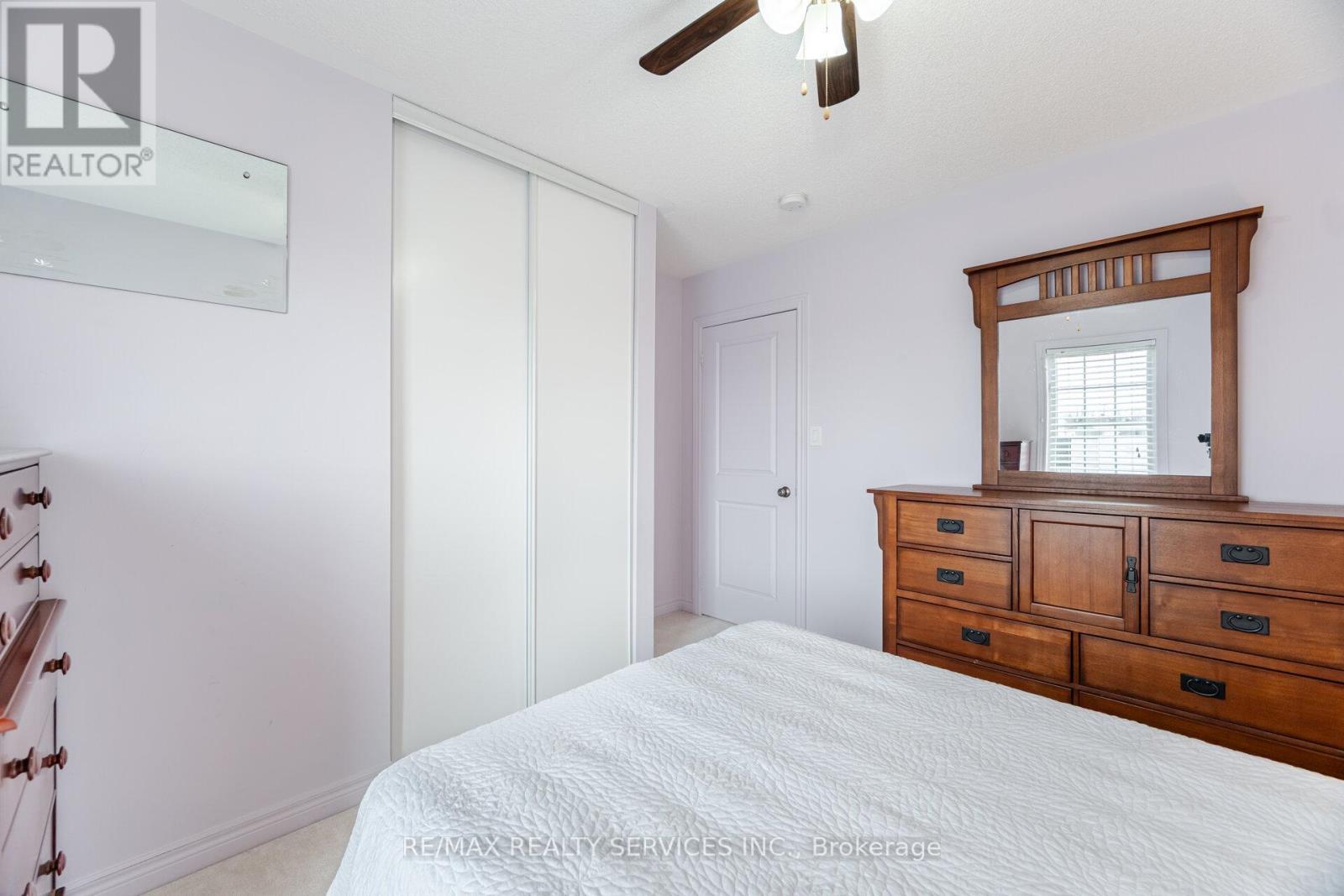 22 Mcdevitt Lane, Caledon, ON - Indoor Photo Showing Bedroom