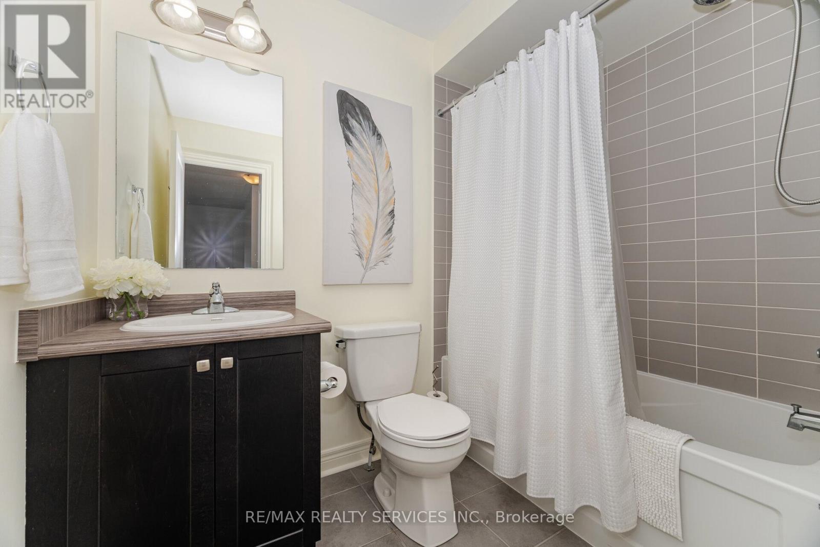 22 Mcdevitt Lane, Caledon, ON - Indoor Photo Showing Bathroom