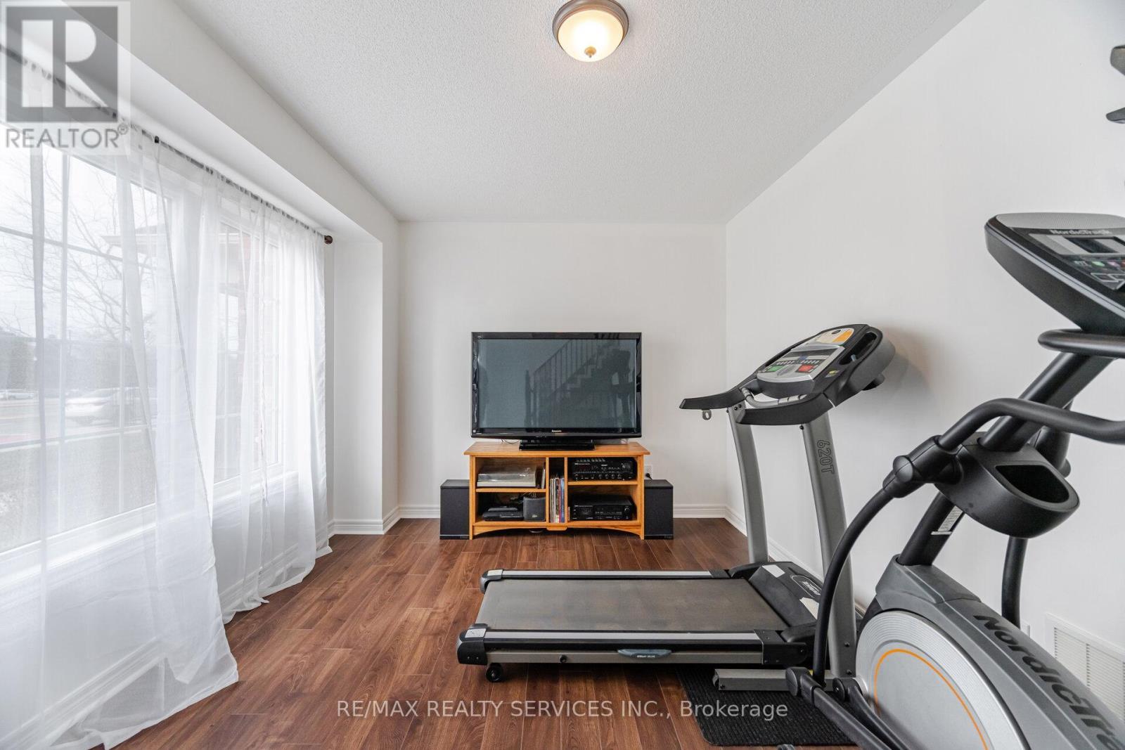 22 Mcdevitt Lane, Caledon, ON - Indoor Photo Showing Gym Room