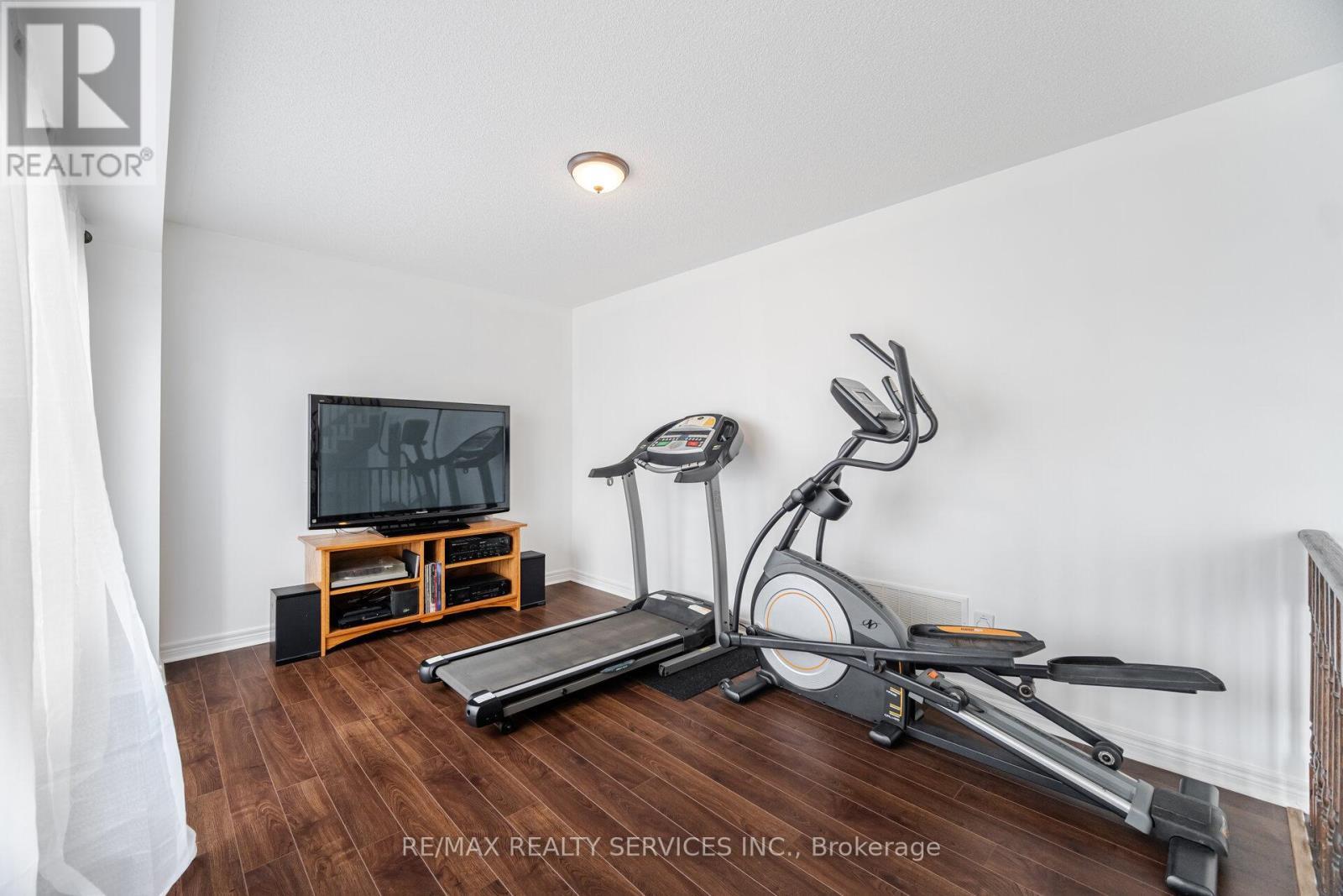 22 Mcdevitt Lane, Caledon, ON - Indoor Photo Showing Gym Room