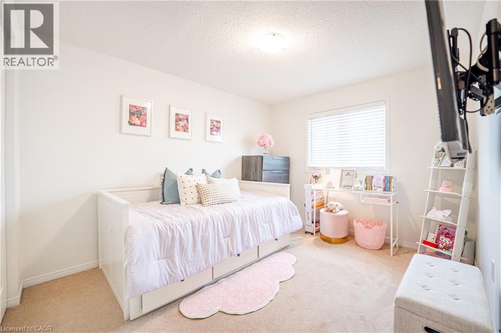 30 Fallowfield Drive, Kitchener, ON - Indoor Photo Showing Bedroom