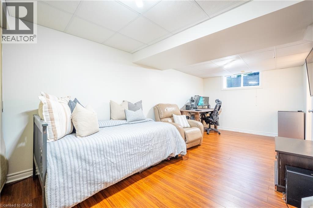 30 Fallowfield Drive, Kitchener, ON - Indoor Photo Showing Bedroom