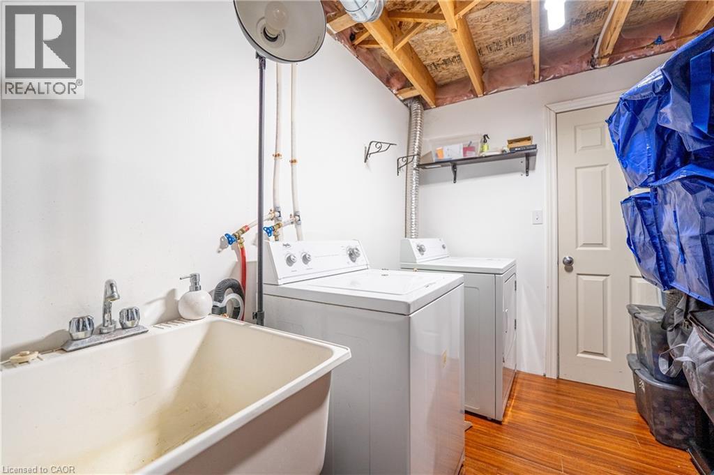 30 Fallowfield Drive, Kitchener, ON - Indoor Photo Showing Laundry Room