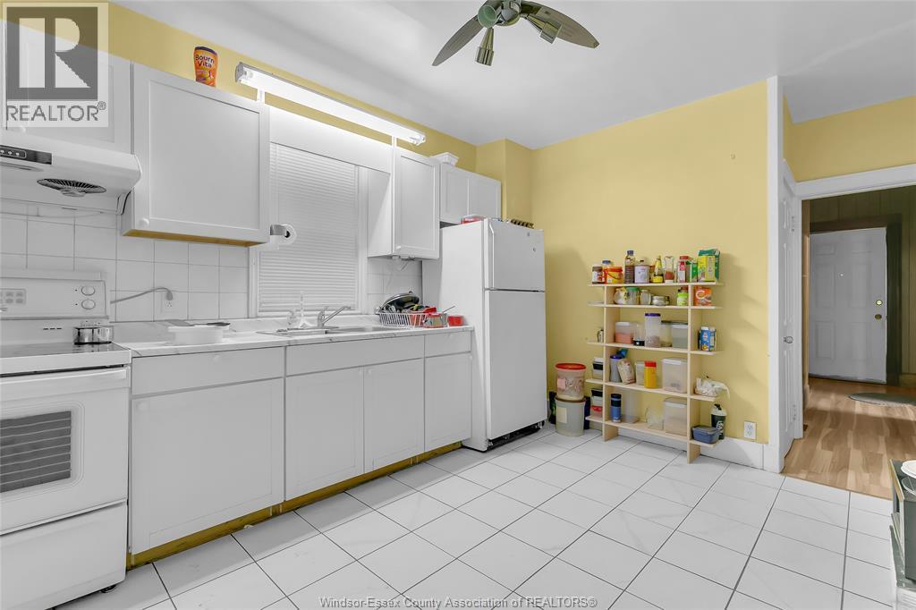 69 Shepherd, Windsor, ON - Indoor Photo Showing Kitchen With Double Sink