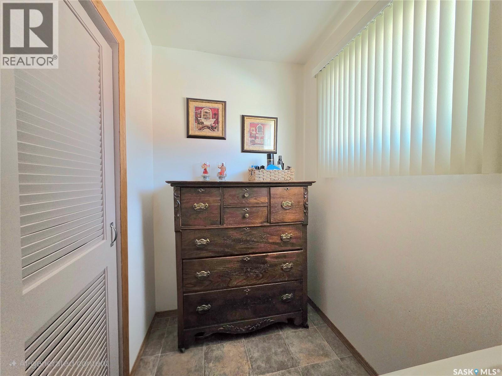 101 Fraser Avenue, Oxbow, SK - Indoor