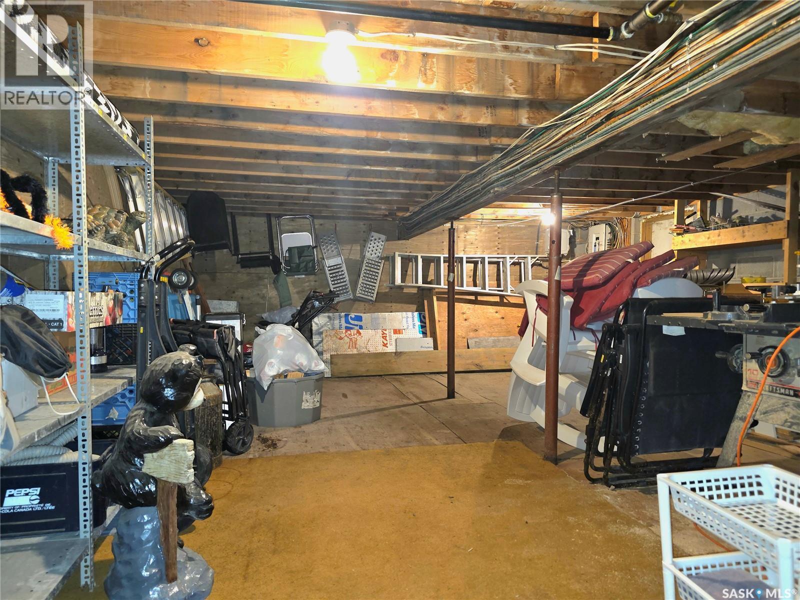 101 Fraser Avenue, Oxbow, SK - Indoor