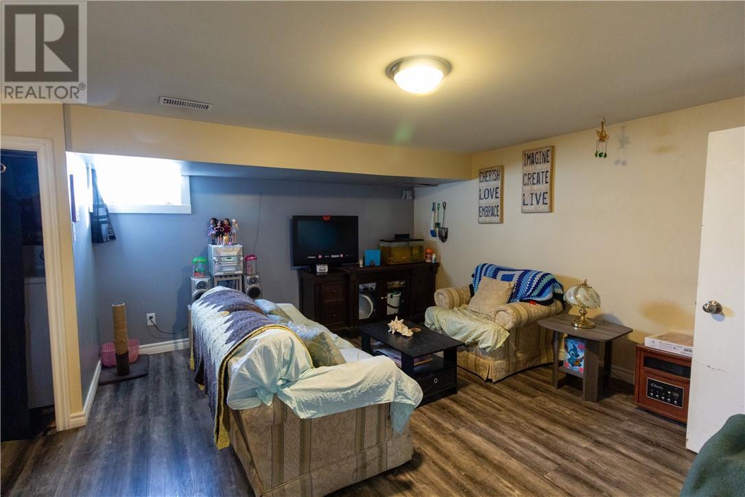 12 Ormsby, Capreol, ON - Indoor