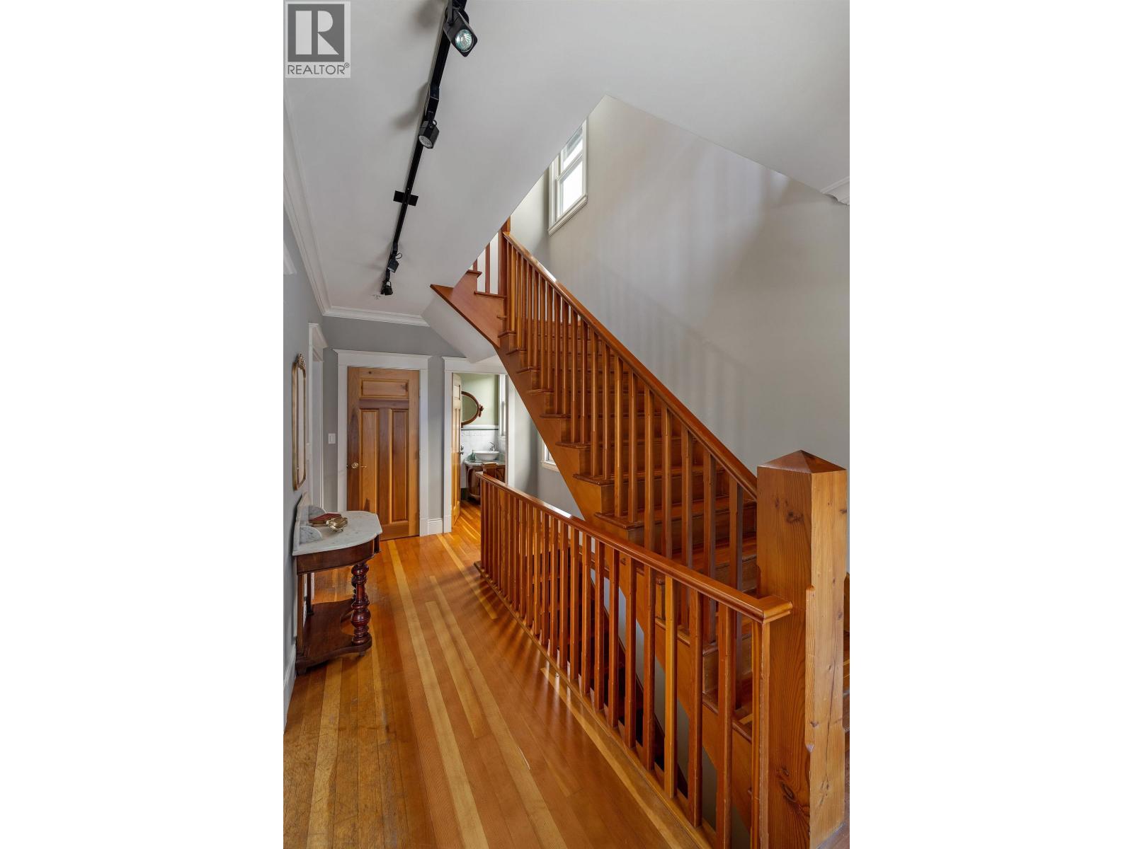 33 E 6Th Avenue, Vancouver, BC