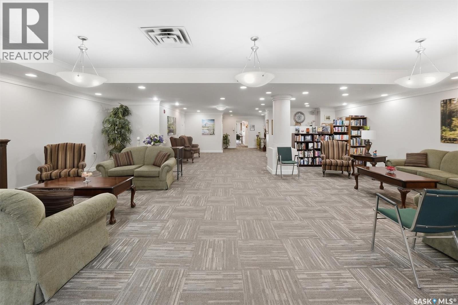 304 1622A Acadia Drive, Saskatoon, SK - Indoor