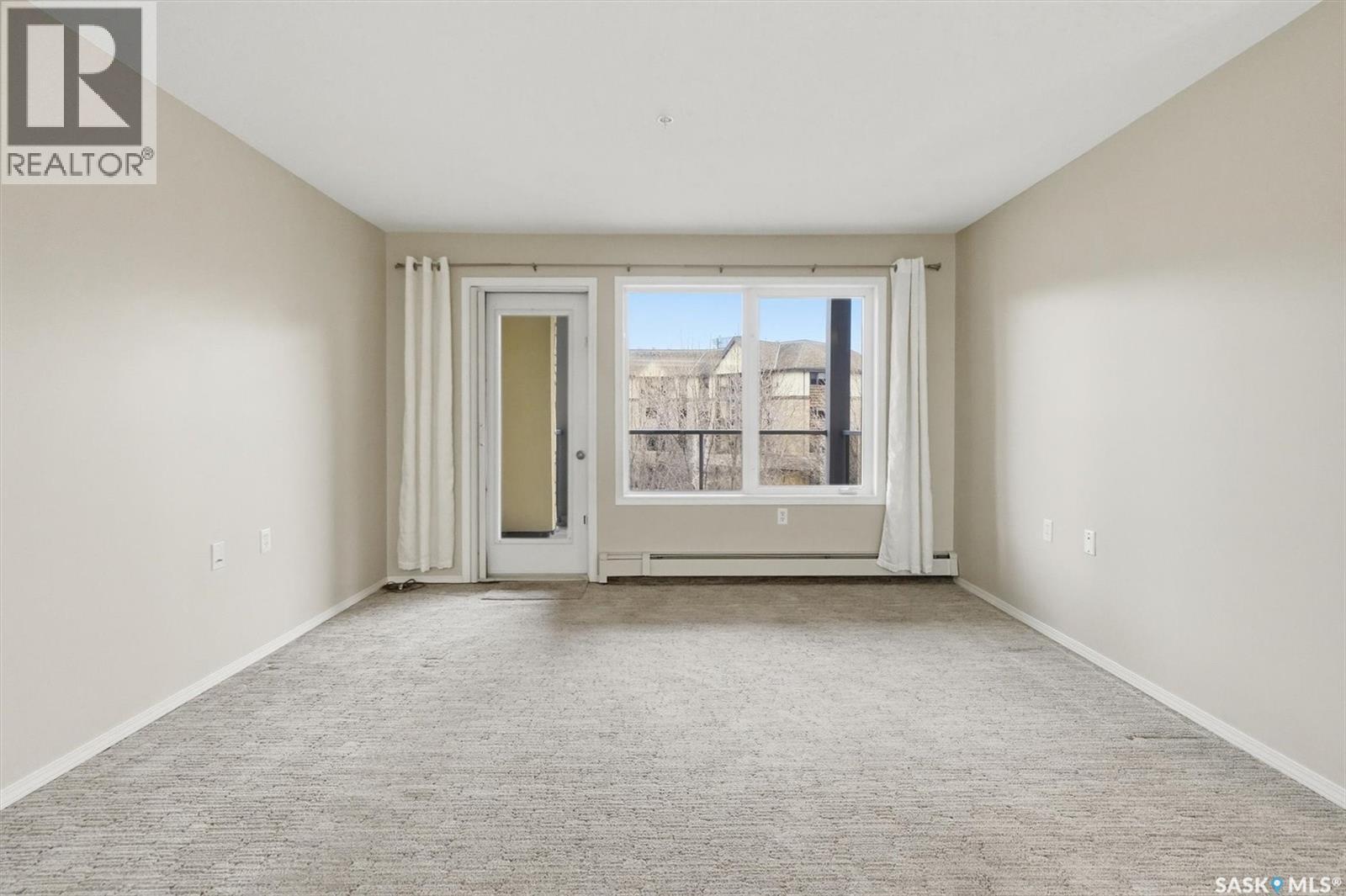 304 1622A Acadia Drive, Saskatoon, SK - Indoor Photo Showing Other Room