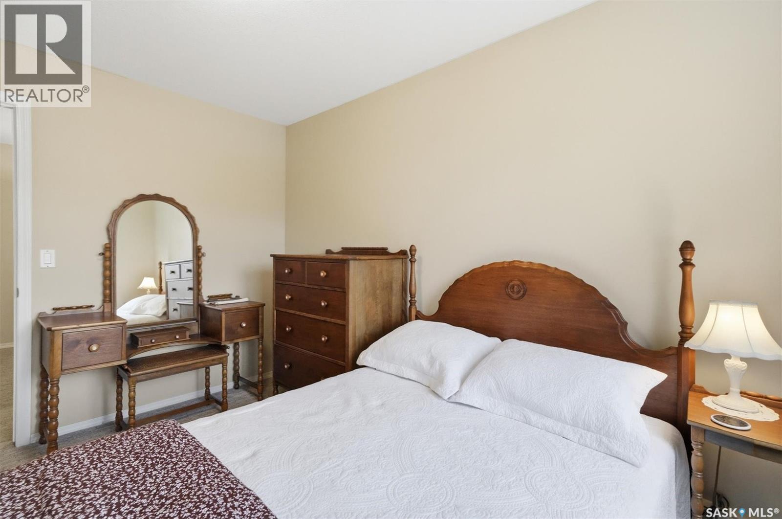 304 1622A Acadia Drive, Saskatoon, SK - Indoor Photo Showing Bedroom