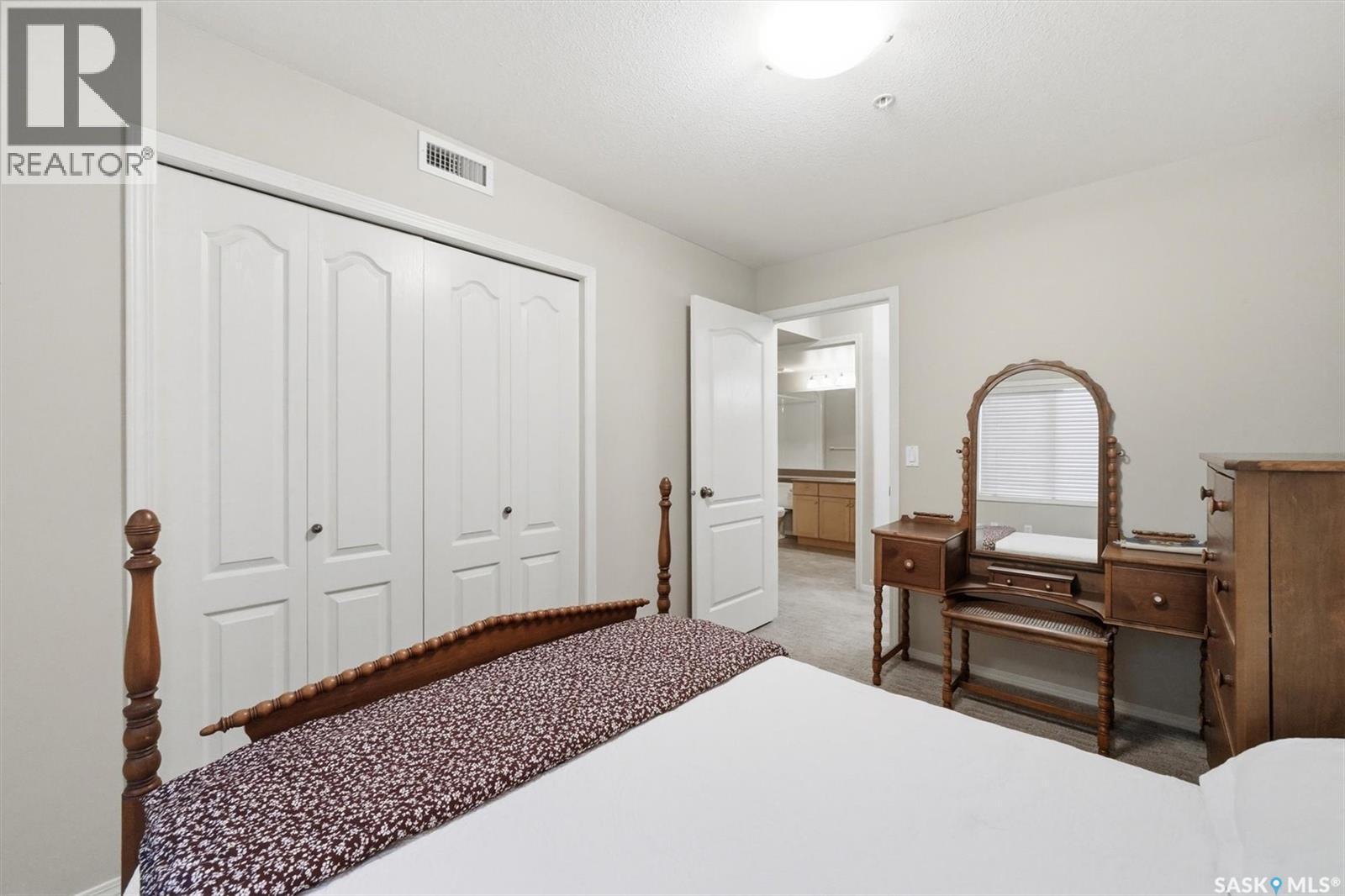 304 1622A Acadia Drive, Saskatoon, SK - Indoor Photo Showing Bedroom