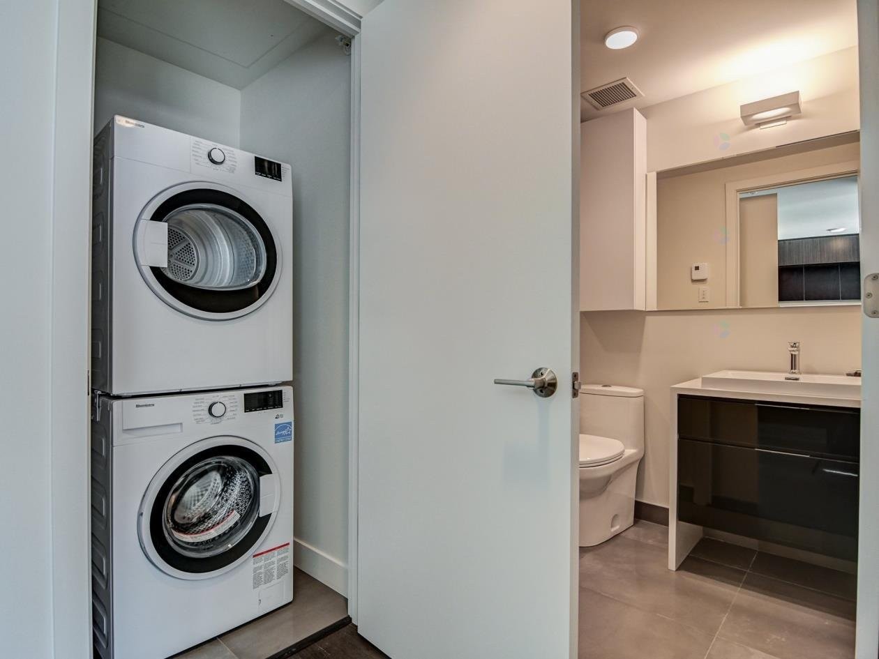 Salle de lavage - 5211-1288 Rue St-Antoine O., Montréal (Ville-Marie), QC - Indoor Photo Showing Laundry Room
