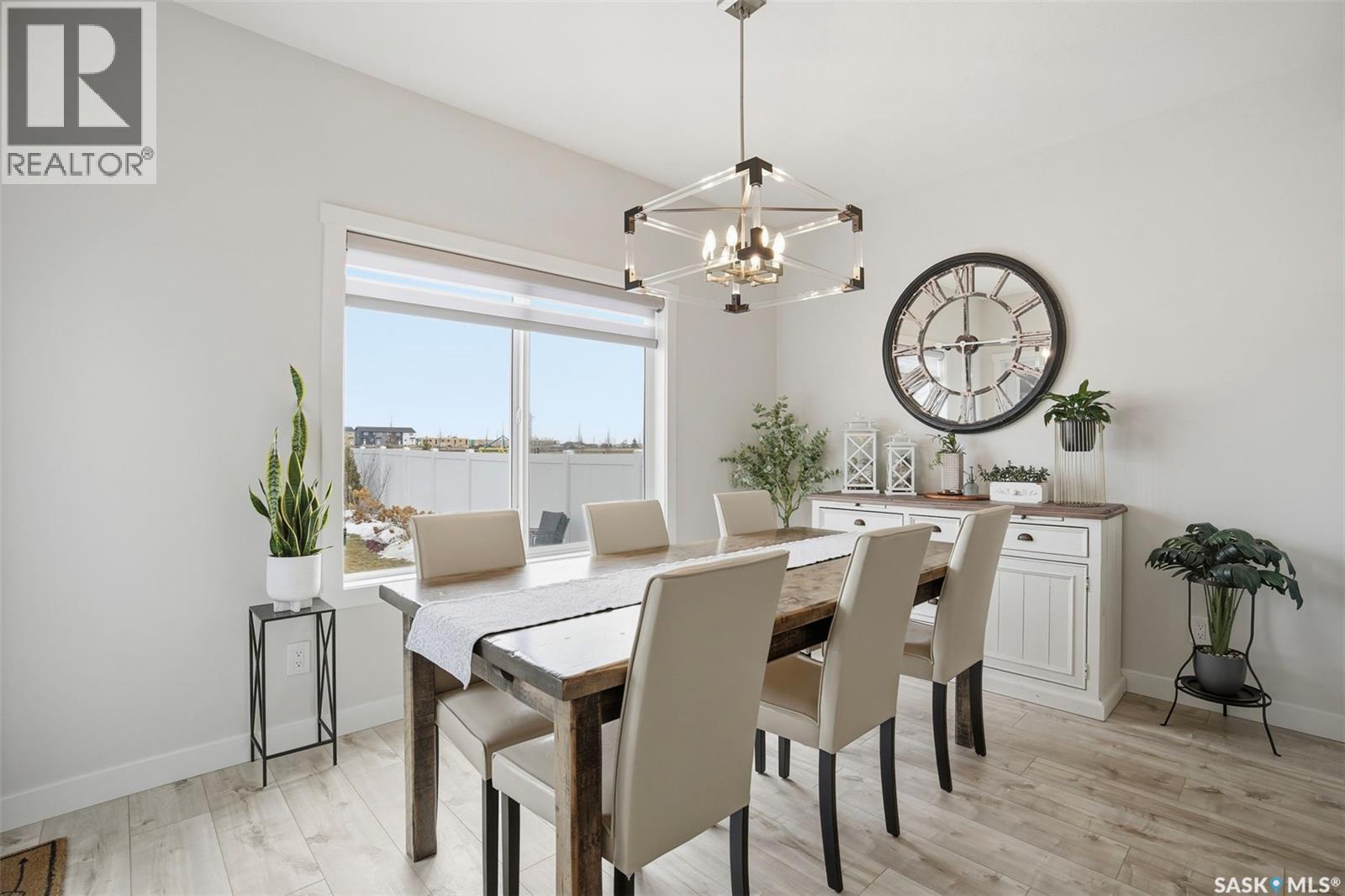 342 Stilling Manor, Saskatoon, SK - Indoor Photo Showing Dining Room