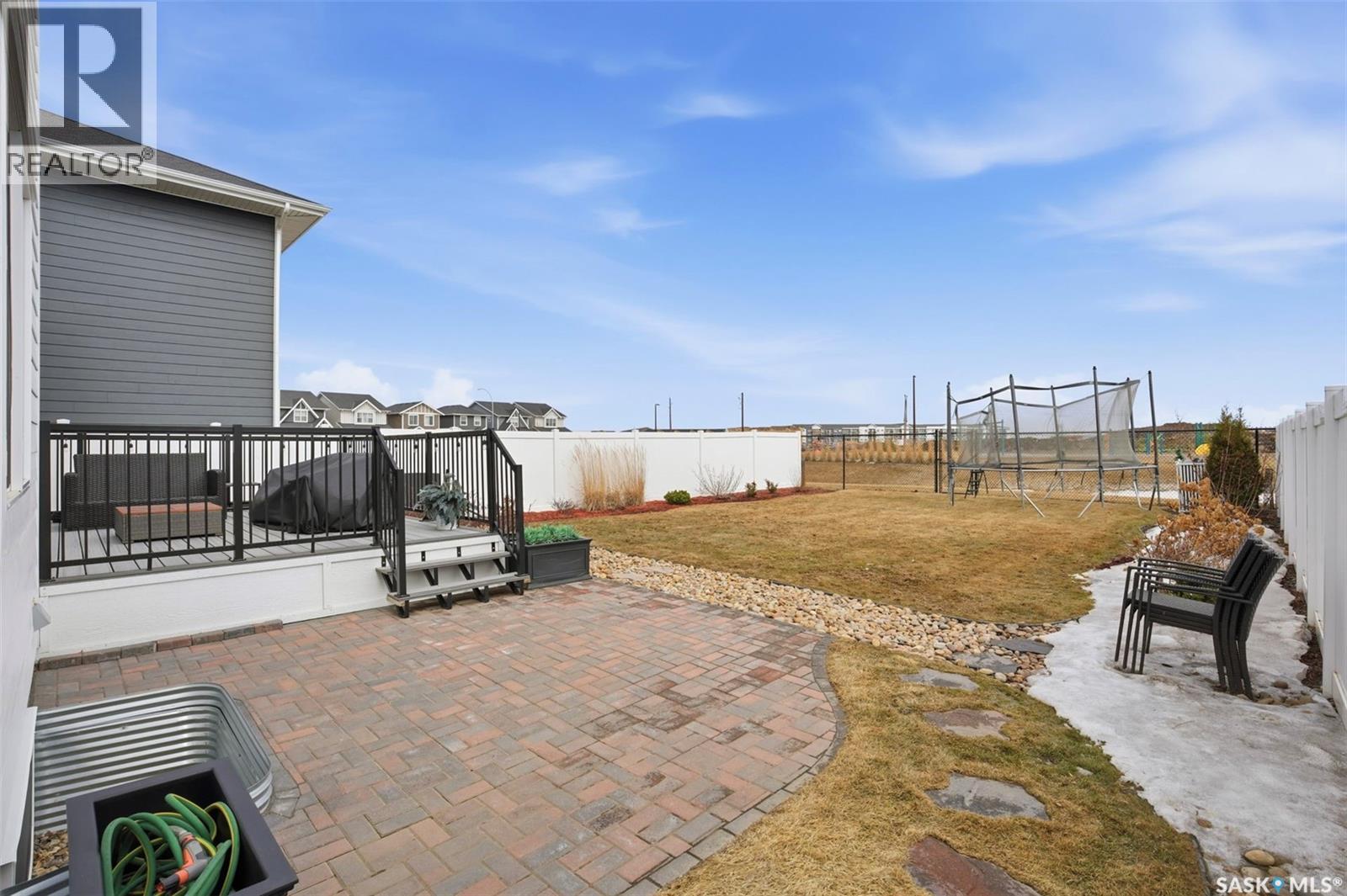 342 Stilling Manor, Saskatoon, SK - Outdoor