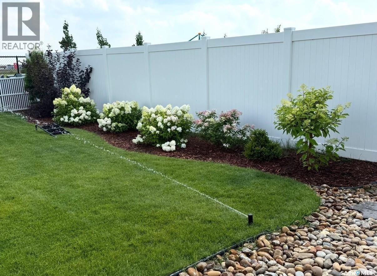 342 Stilling Manor, Saskatoon, SK - Outdoor