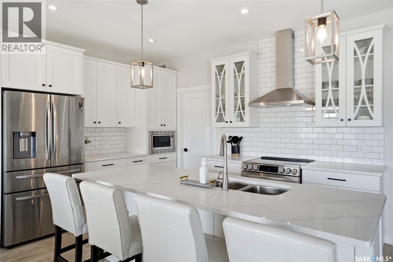 342 Stilling Manor, Saskatoon, SK - Indoor Photo Showing Kitchen With Double Sink With Upgraded Kitchen