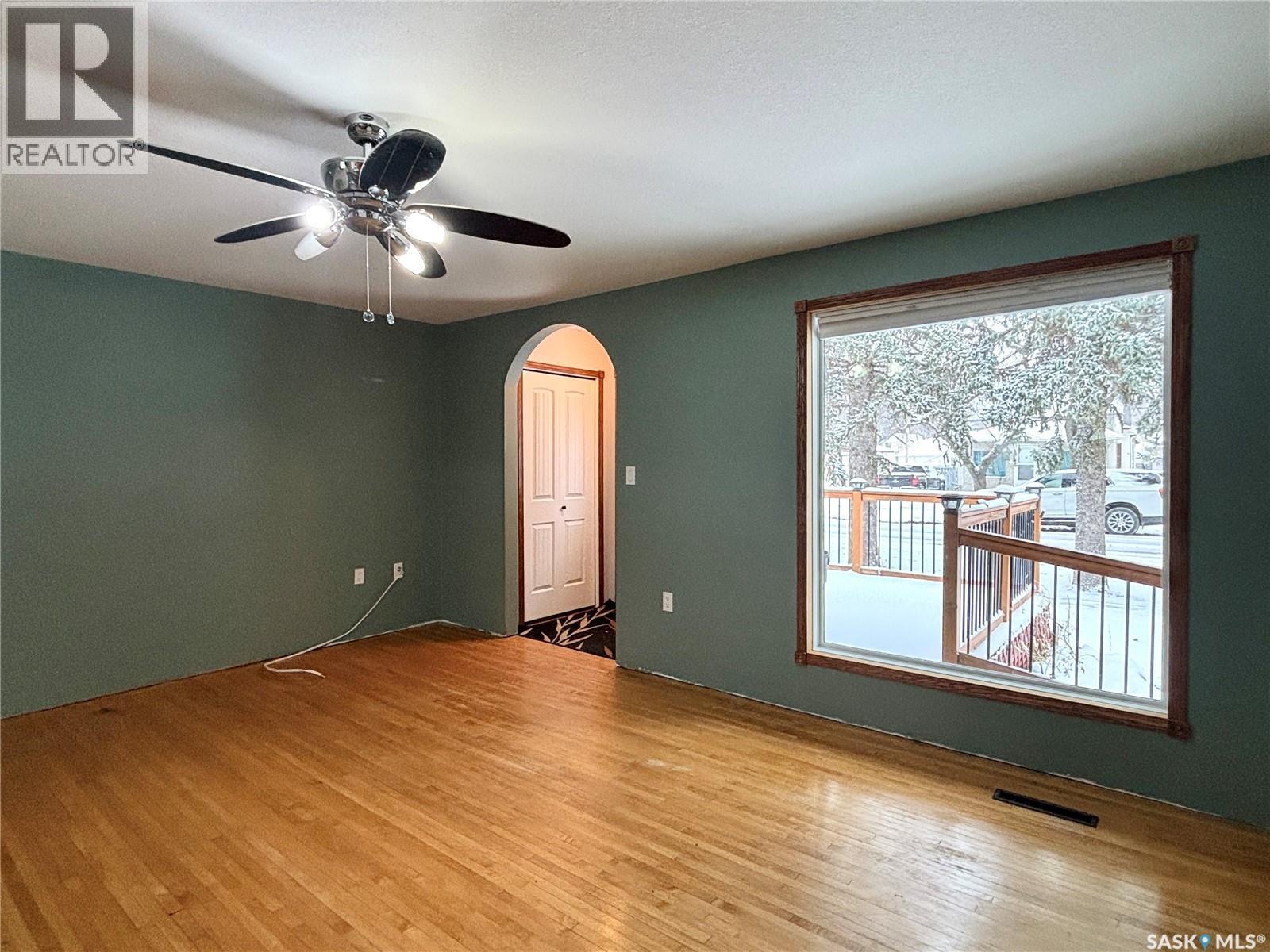 413 Maple Street, Maple Creek, SK - Indoor Photo Showing Other Room