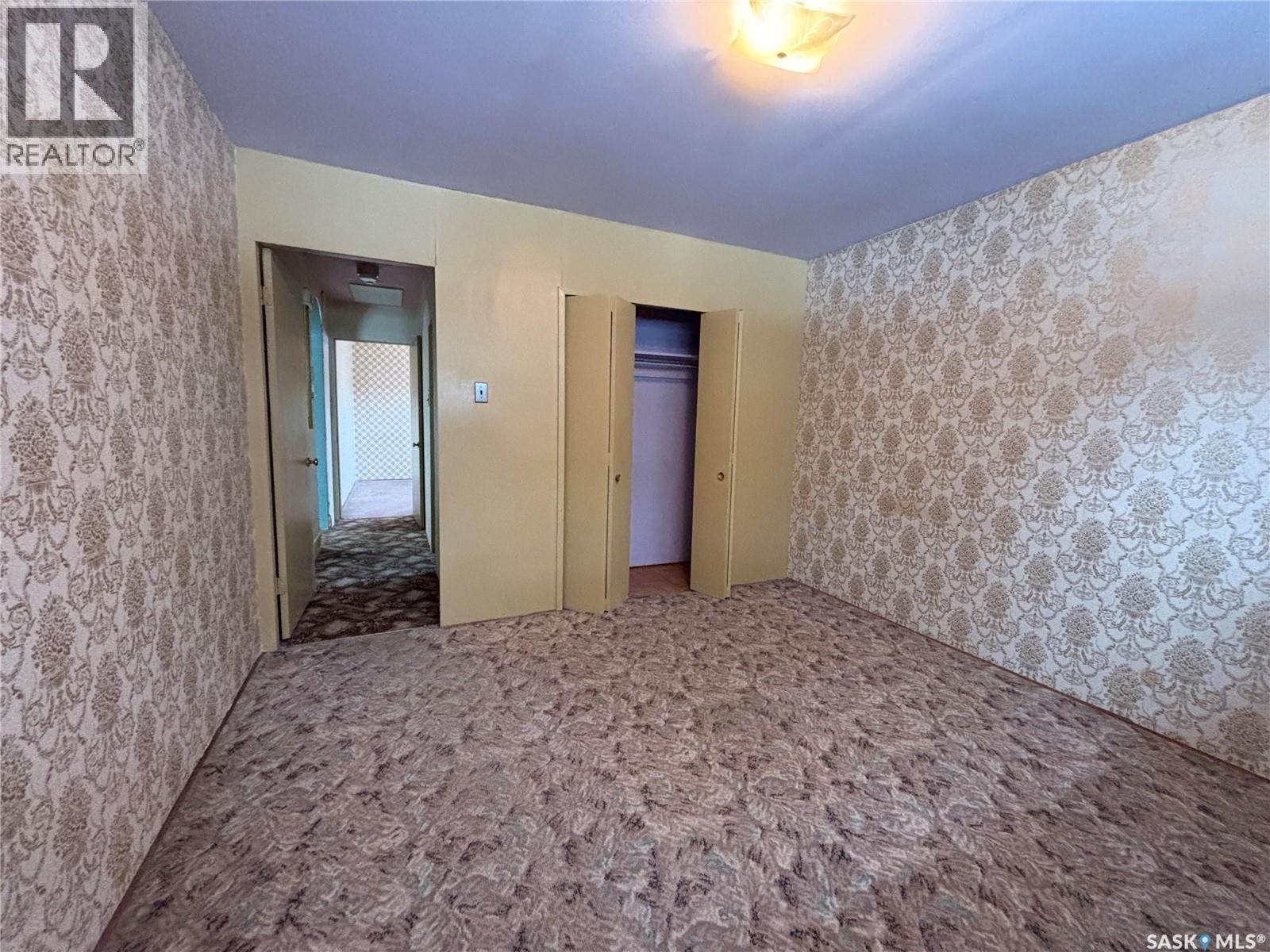 413 Maple Street, Maple Creek, SK - Indoor