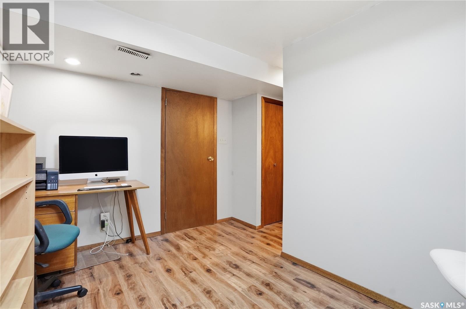 2338 Easthill, Saskatoon, SK - Indoor