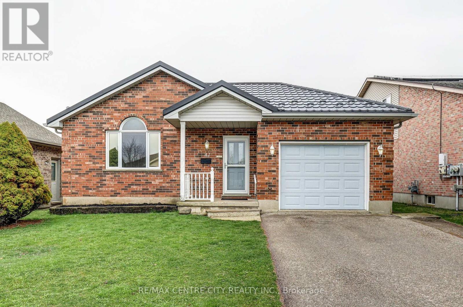 42 Oldewood Crescent, St. Thomas, ON - Outdoor