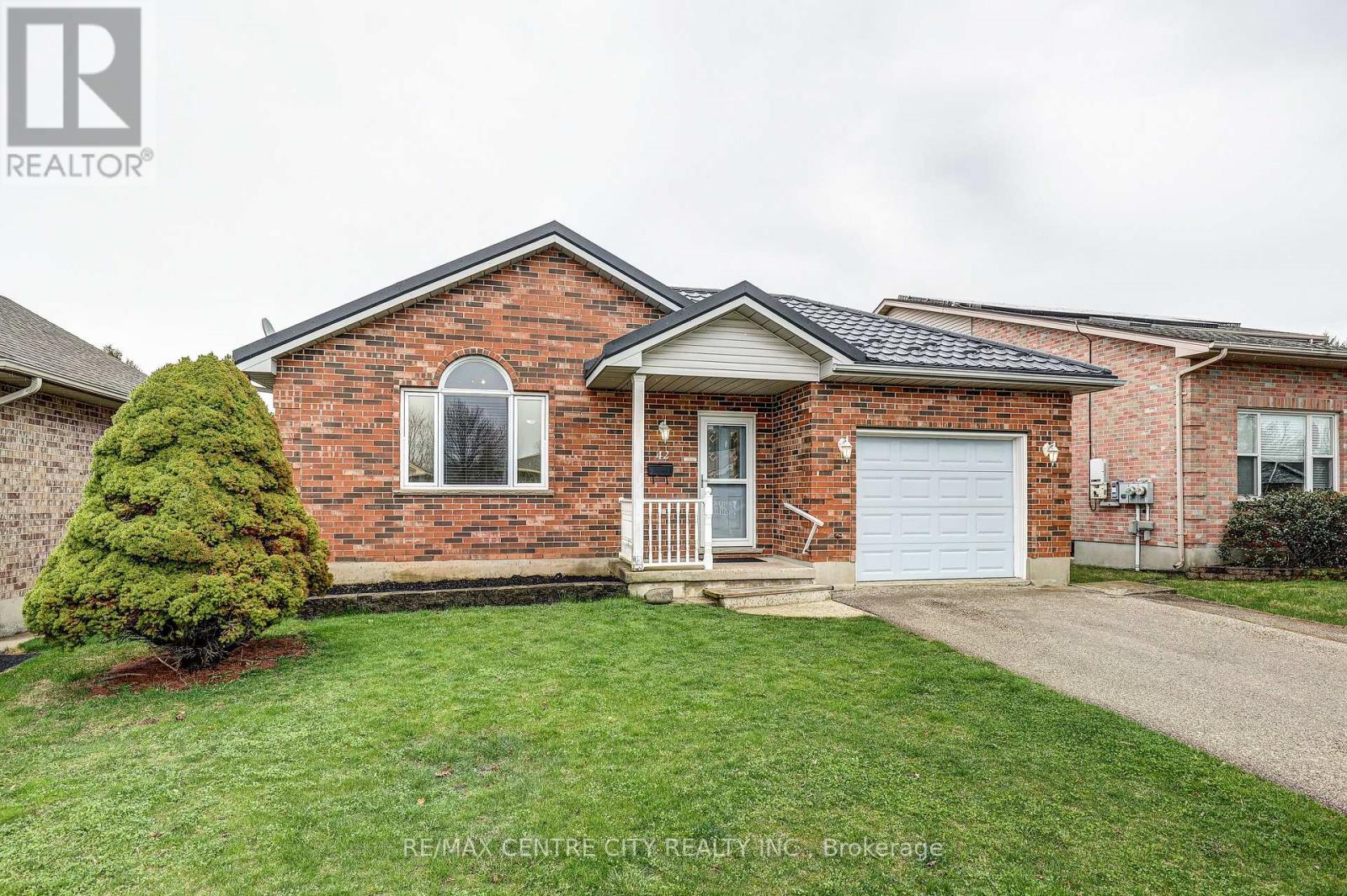 42 Oldewood Crescent, St. Thomas, ON - Outdoor