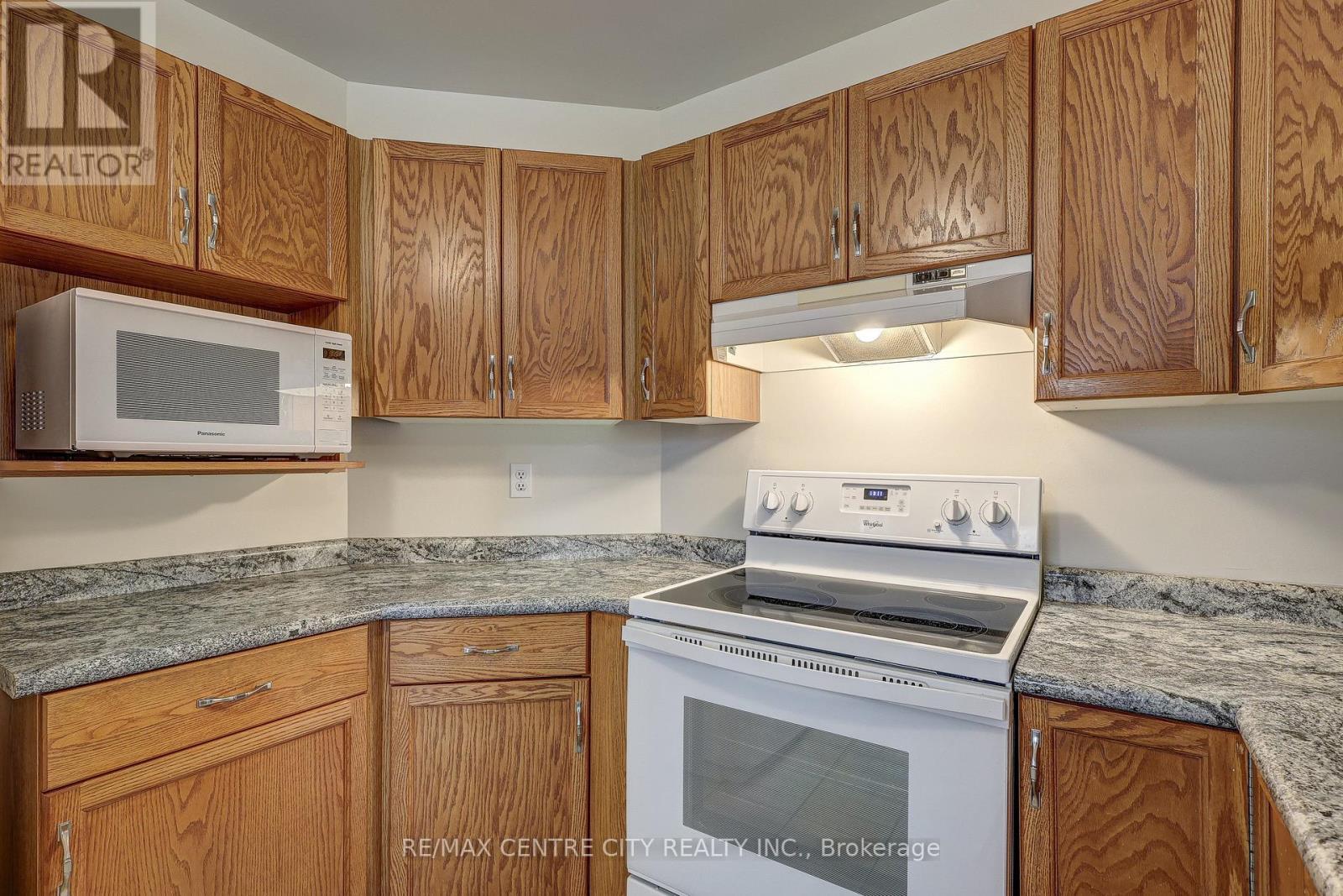 42 Oldewood Crescent, St. Thomas, ON - Indoor Photo Showing Kitchen