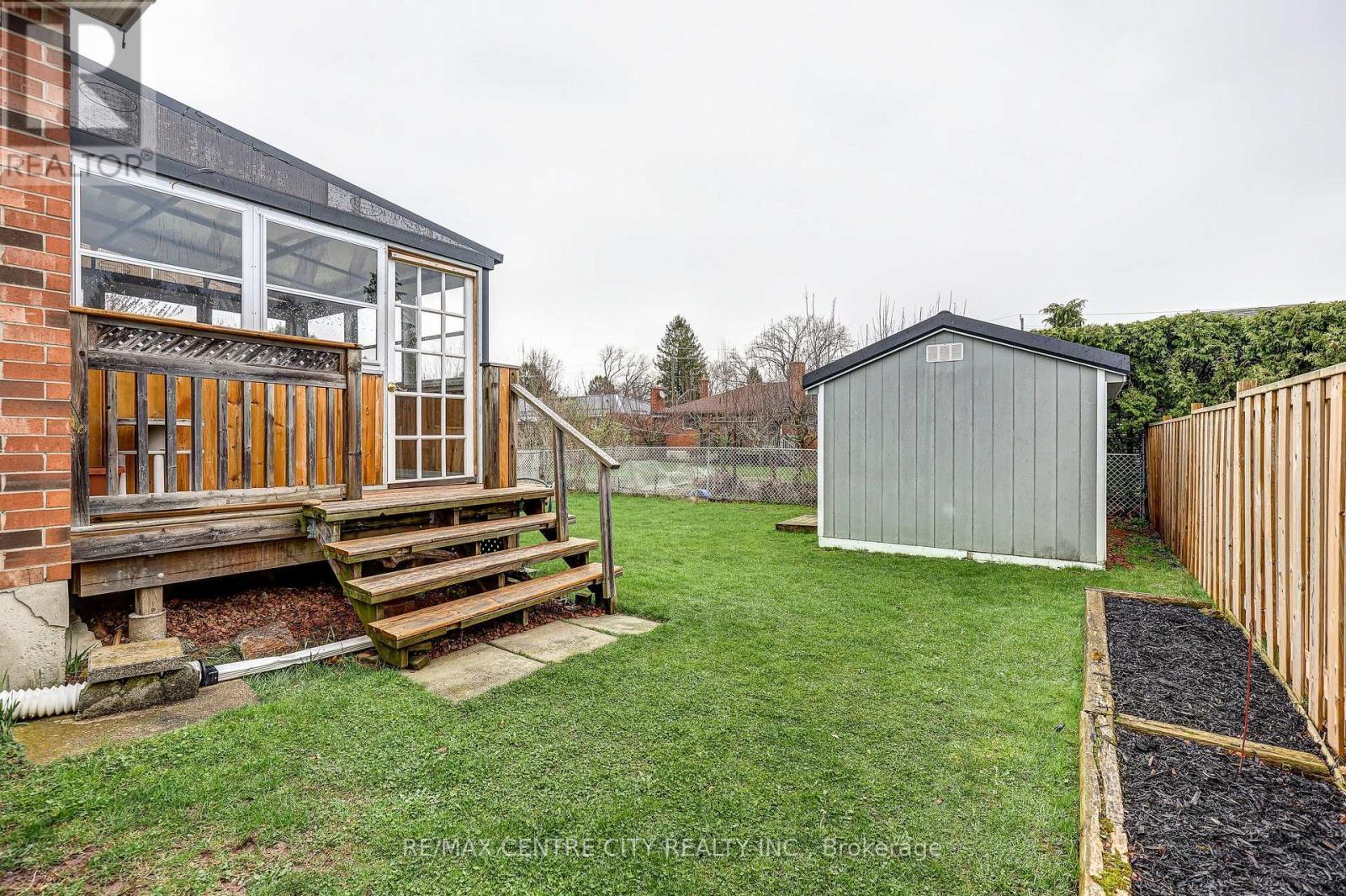 42 Oldewood Crescent, St. Thomas, ON - Outdoor