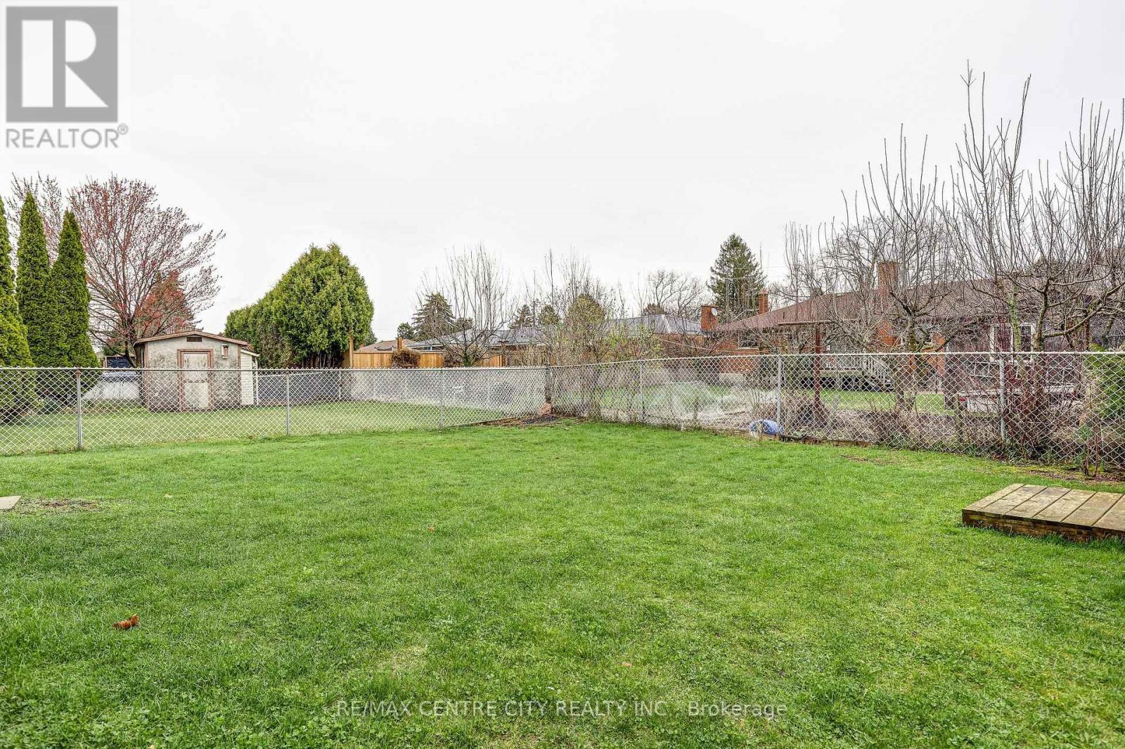 42 Oldewood Crescent, St. Thomas, ON - Outdoor