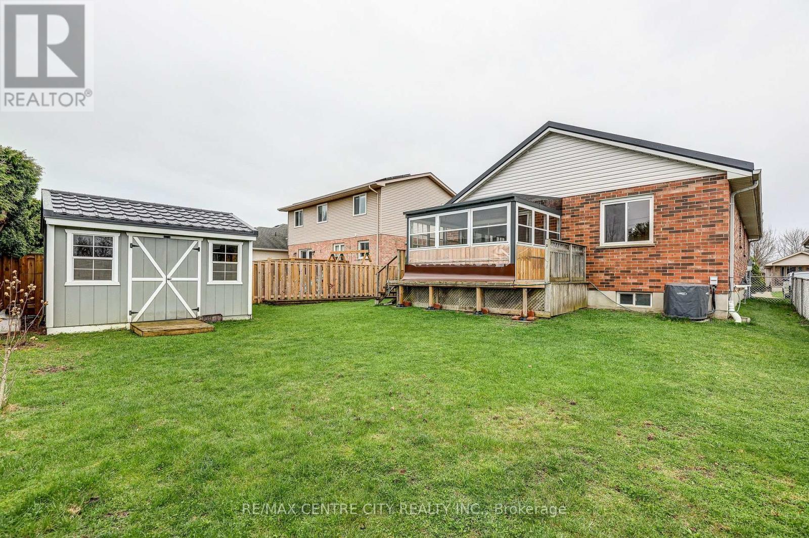 42 Oldewood Crescent, St. Thomas, ON - Outdoor With Exterior