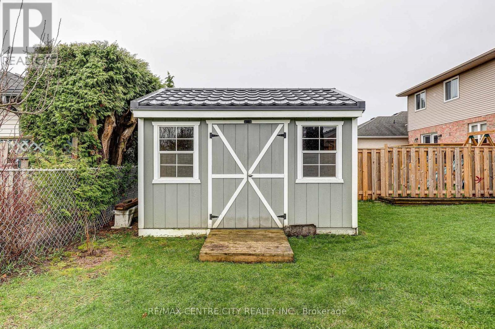 42 Oldewood Crescent, St. Thomas, ON - Outdoor