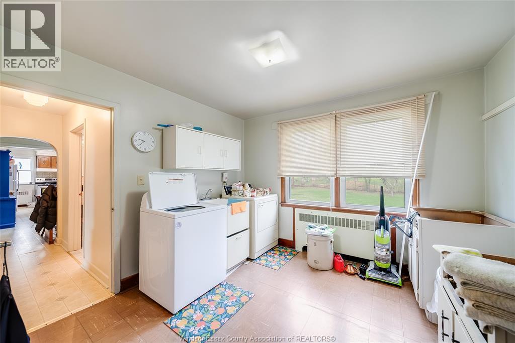3985 Roseland Drive Unit# E, Windsor, ON - Indoor Photo Showing Laundry Room