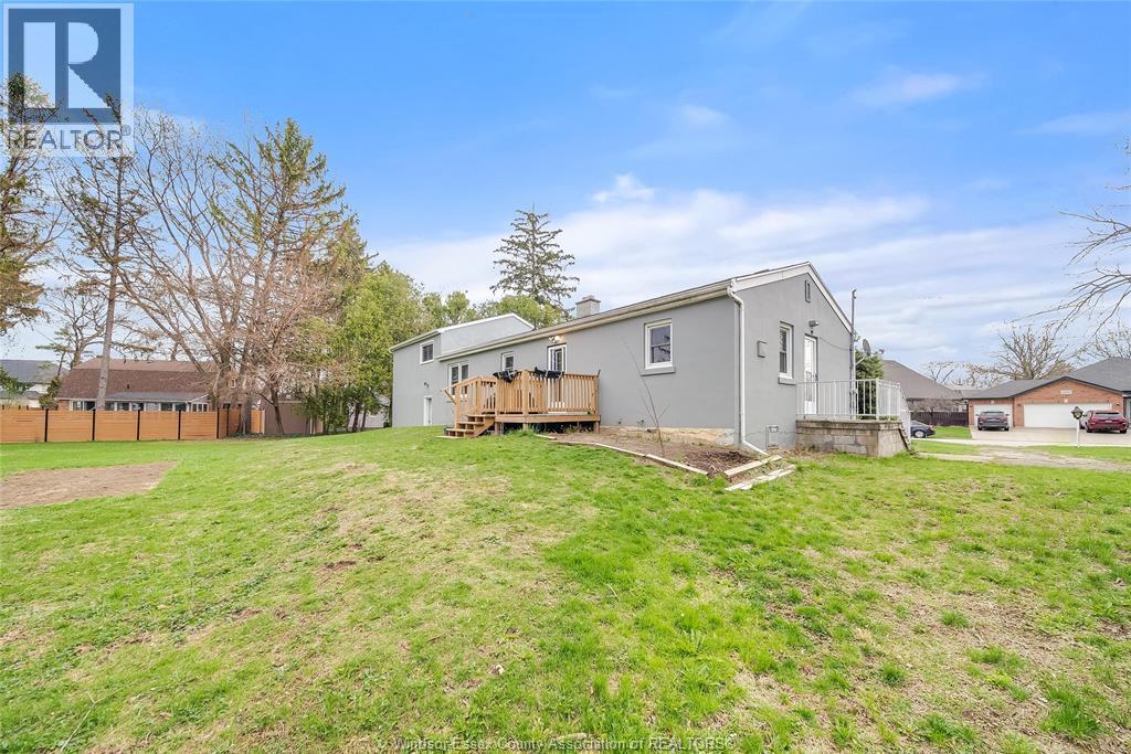 3985 Roseland Drive Unit# E, Windsor, ON - Outdoor