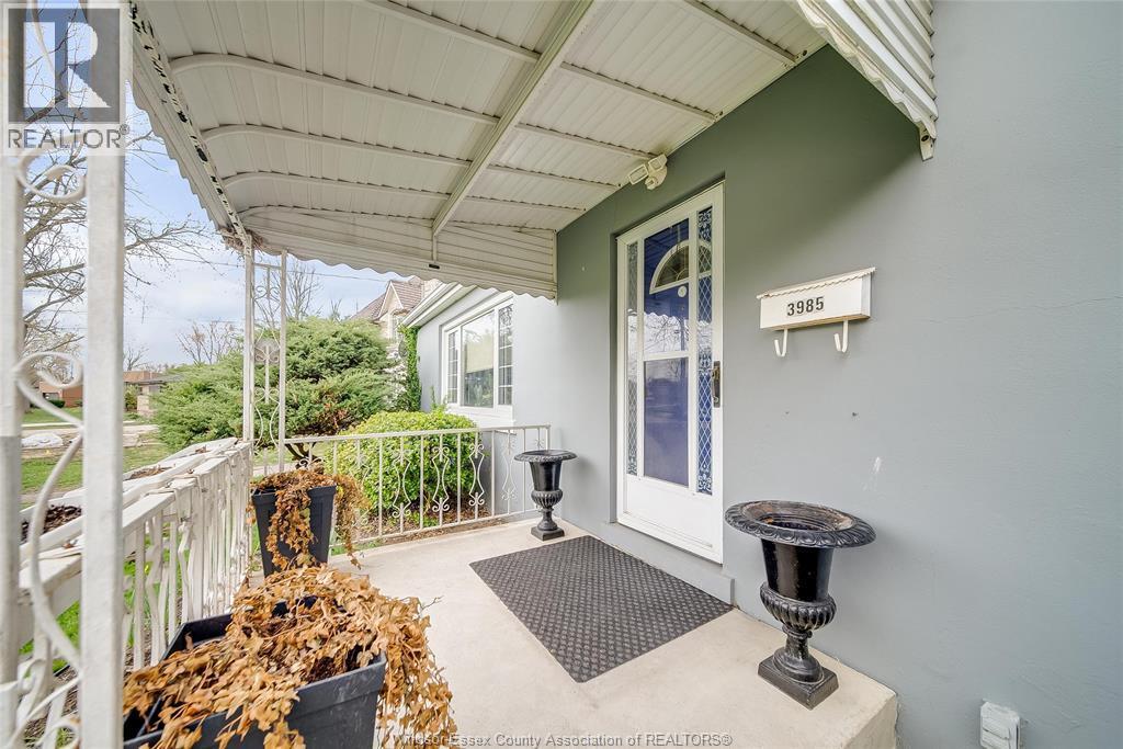 3985 Roseland Drive Unit# E, Windsor, ON - Outdoor