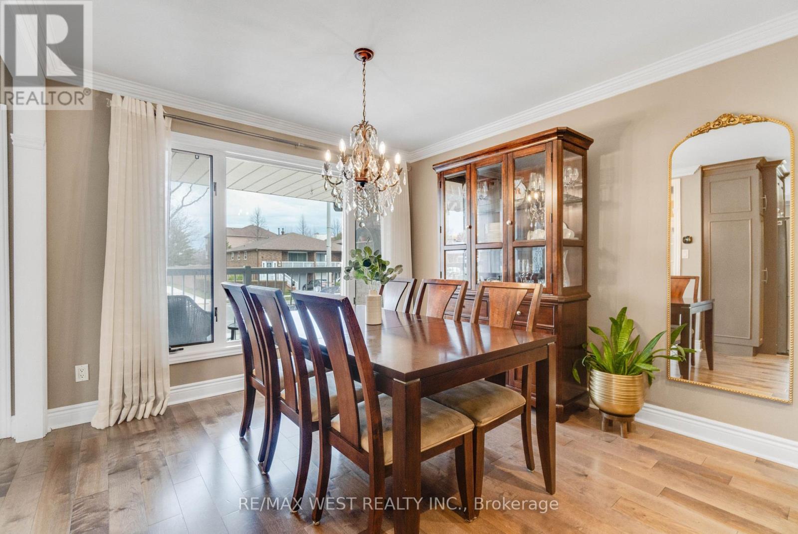 941 Stainton Drive, Mississauga, ON - Indoor Photo Showing Dining Room