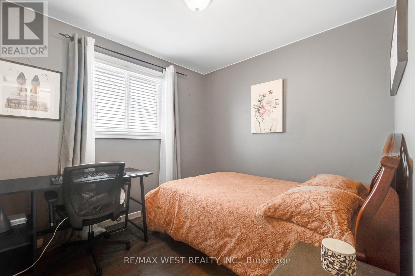 941 Stainton Drive, Mississauga, ON - Indoor Photo Showing Bedroom