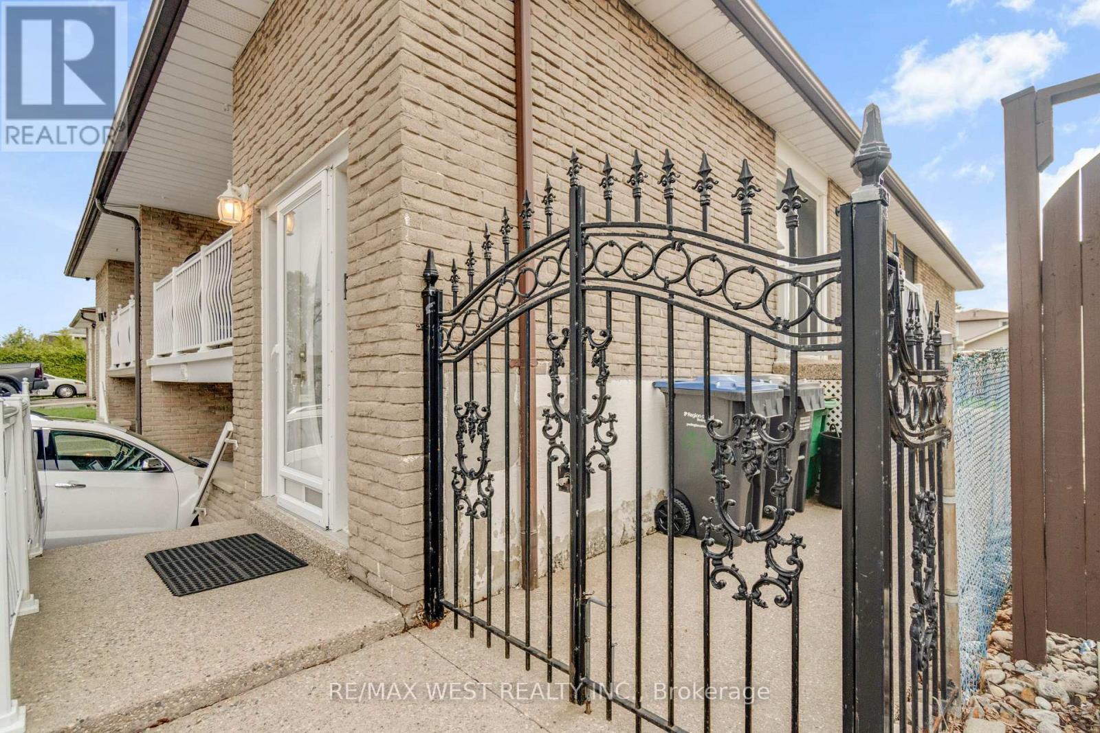 941 Stainton Drive, Mississauga, ON - Outdoor