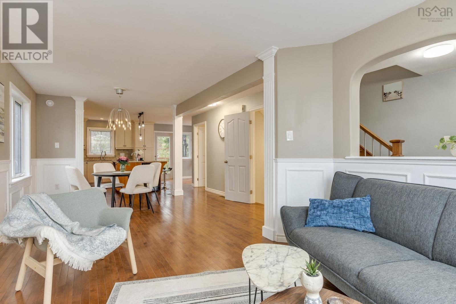 53 Heathside Crescent, Halifax, NS - Indoor Photo Showing Living Room