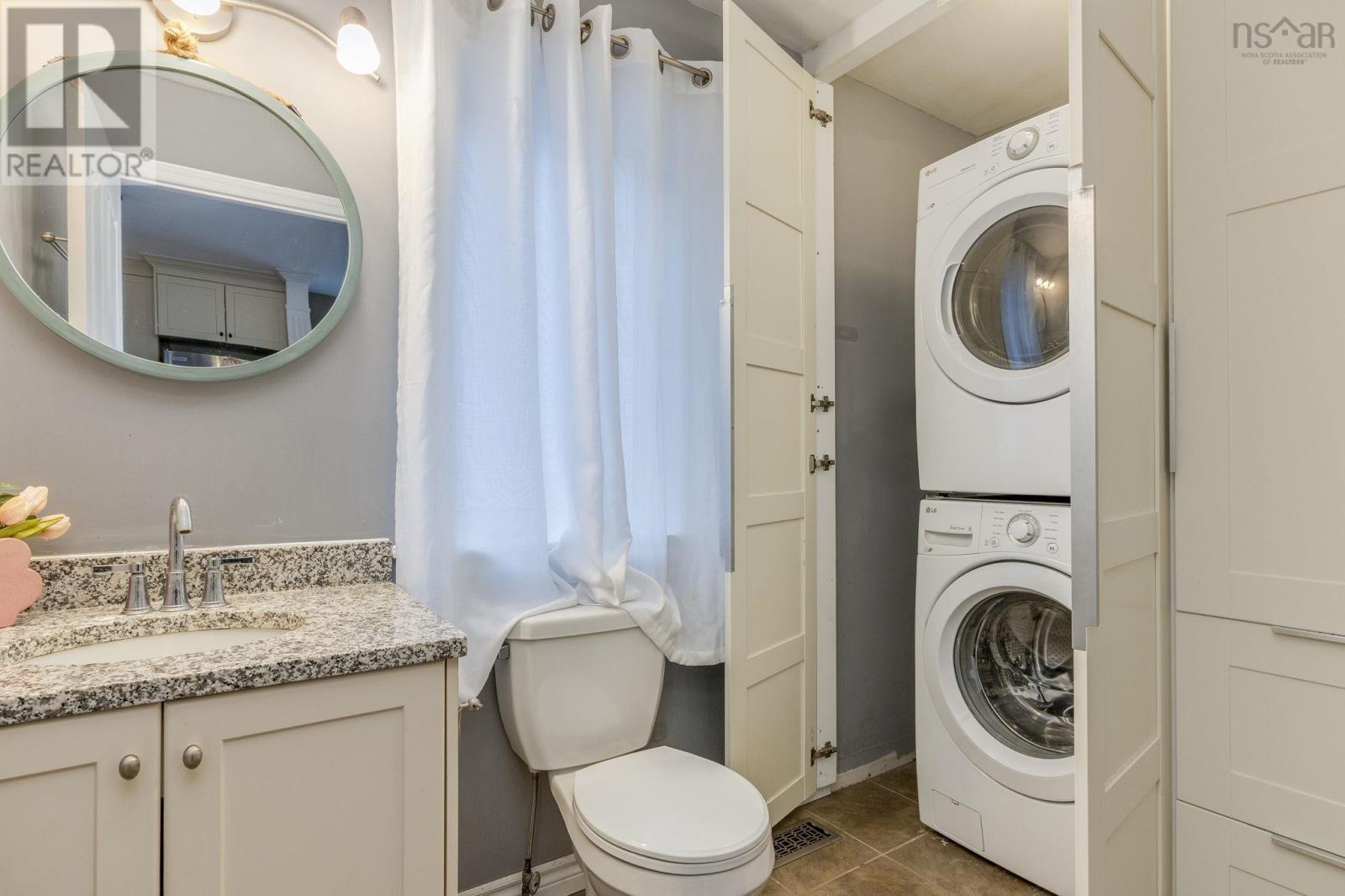 53 Heathside Crescent, Halifax, NS - Indoor Photo Showing Laundry Room