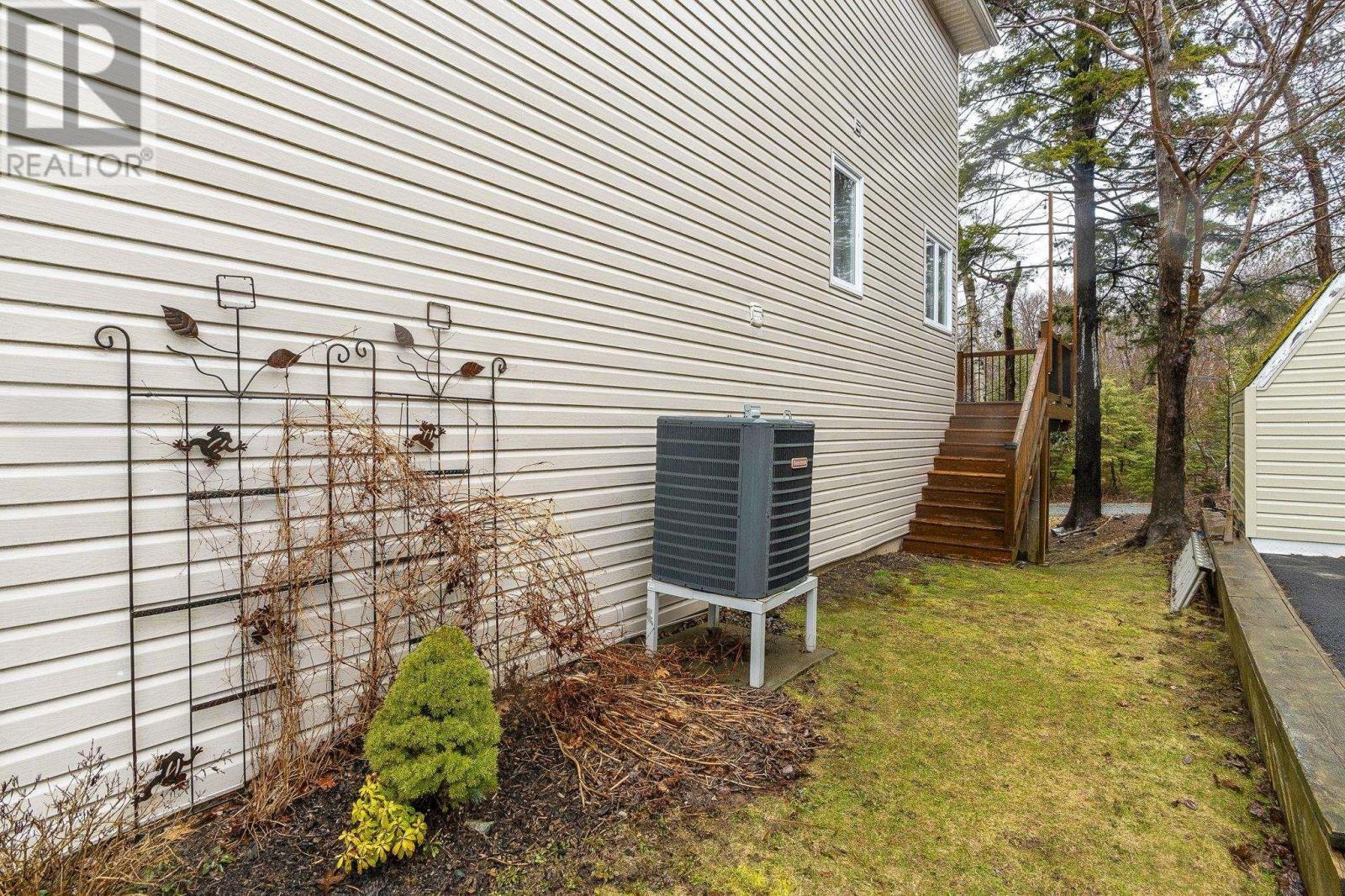 53 Heathside Crescent, Halifax, NS - Outdoor