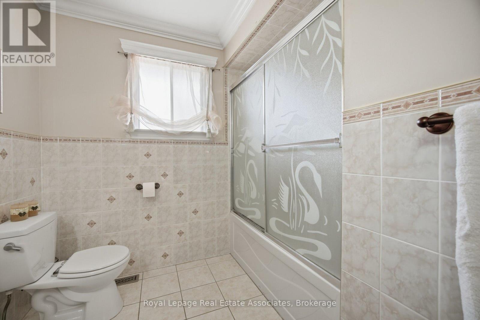 5-piece primary bathroom - 1311 Underwood Drive, Mississauga, ON - Indoor Photo Showing Bathroom
