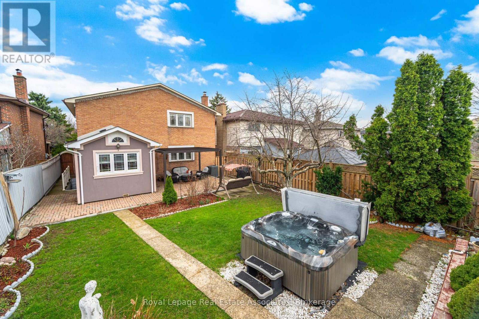 Backyard Oasis! - 1311 Underwood Drive, Mississauga, ON - Outdoor