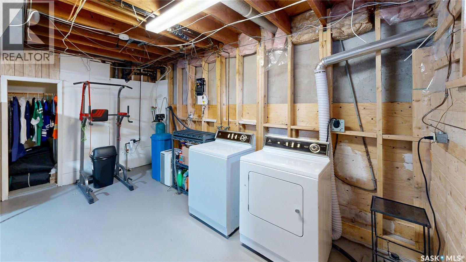 2711 Montreal Crescent, Regina, SK - Indoor