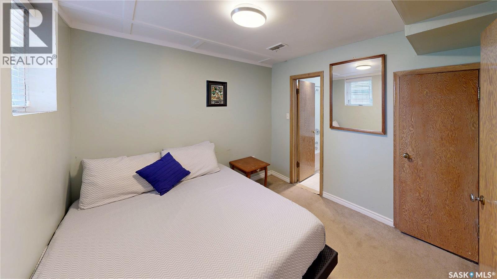 2711 Montreal Crescent, Regina, SK - Indoor Photo Showing Bedroom