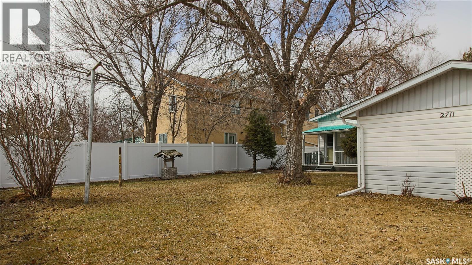 2711 Montreal Crescent, Regina, SK - Outdoor