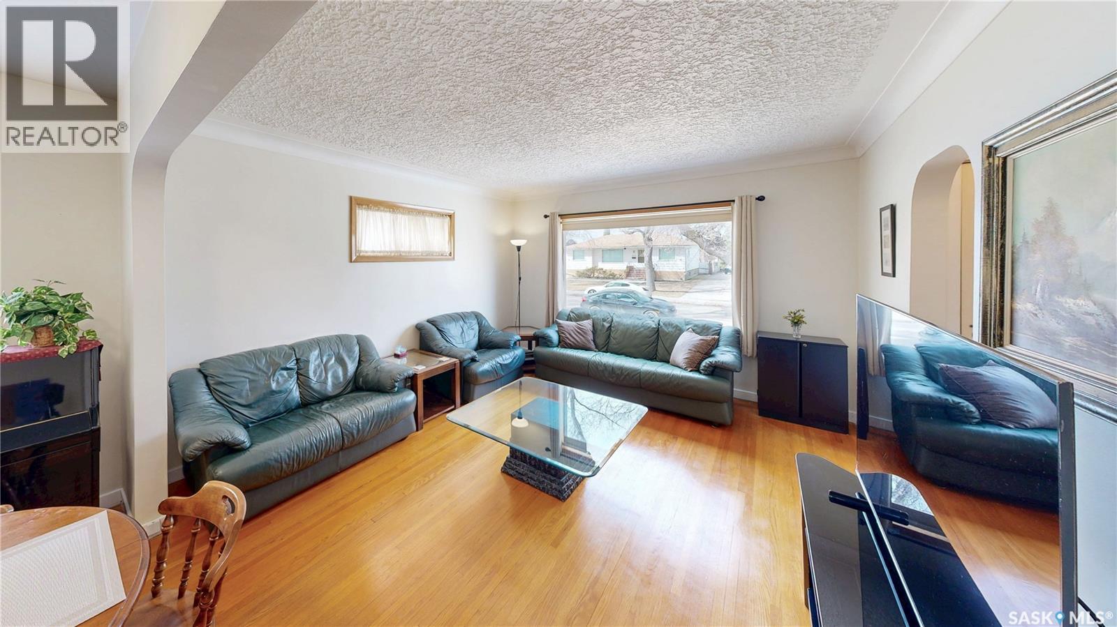2711 Montreal Crescent, Regina, SK - Indoor Photo Showing Living Room